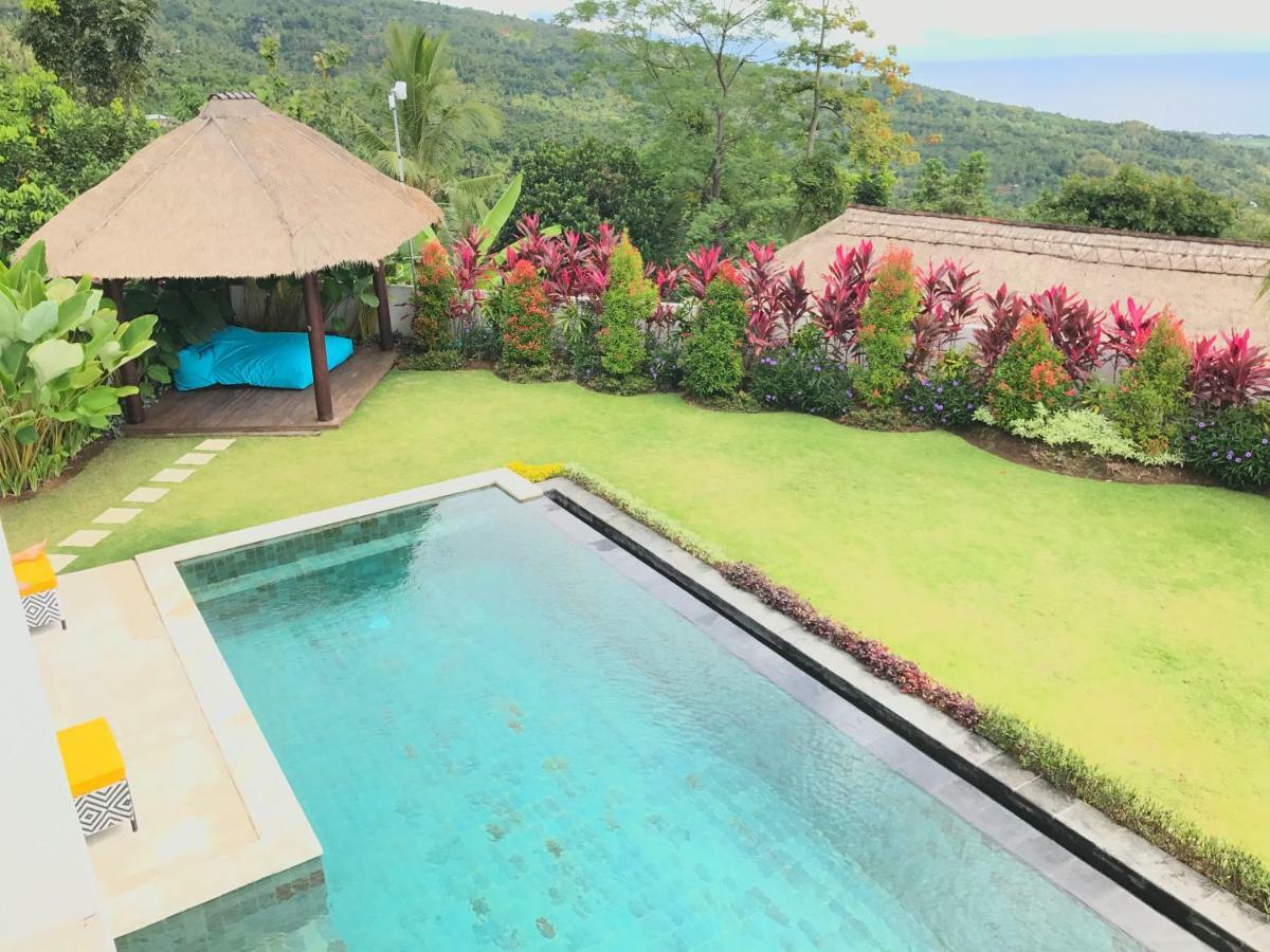 Villa Putih ロヴィーナ エクステリア 写真