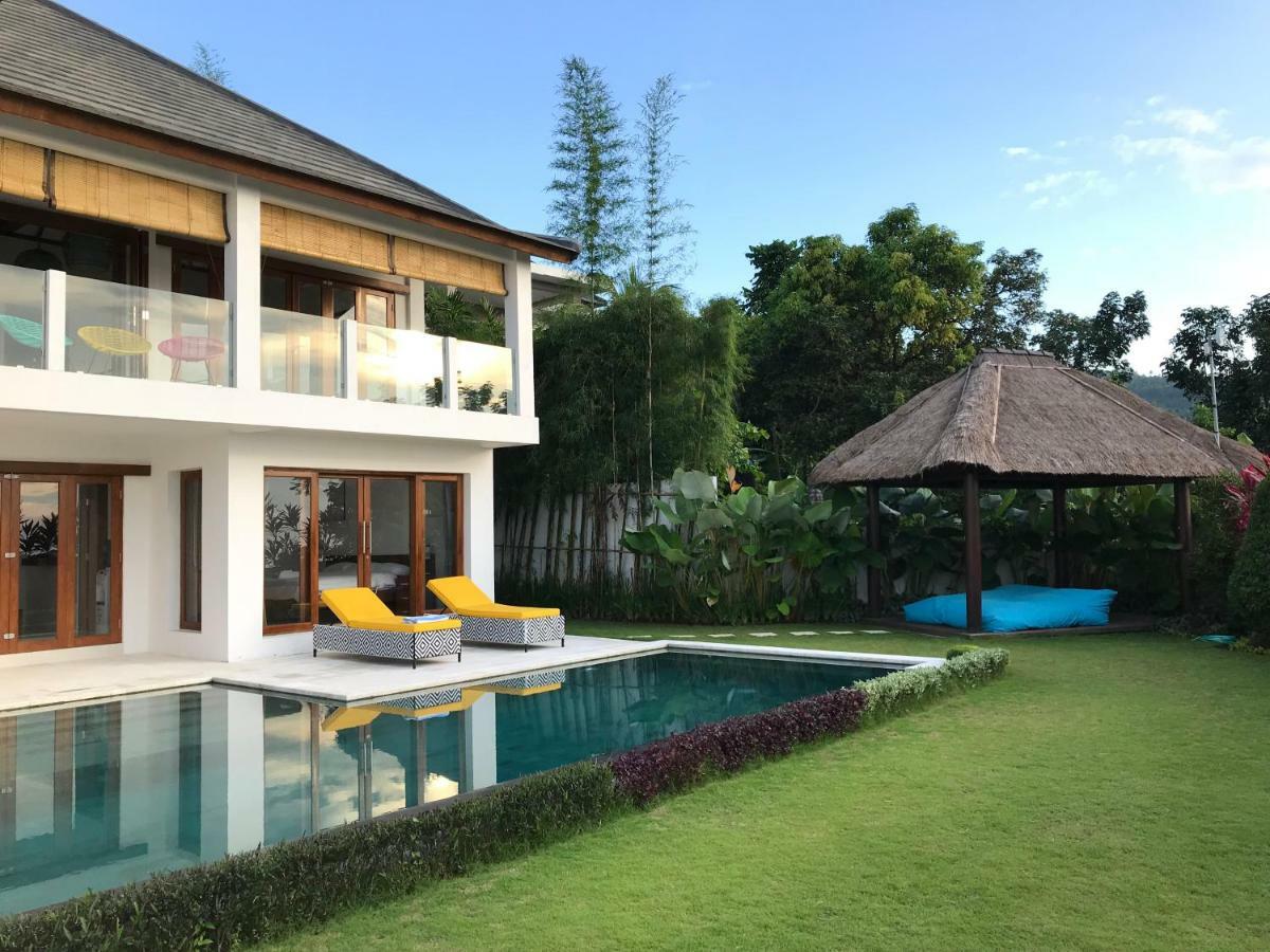 Villa Putih ロヴィーナ エクステリア 写真