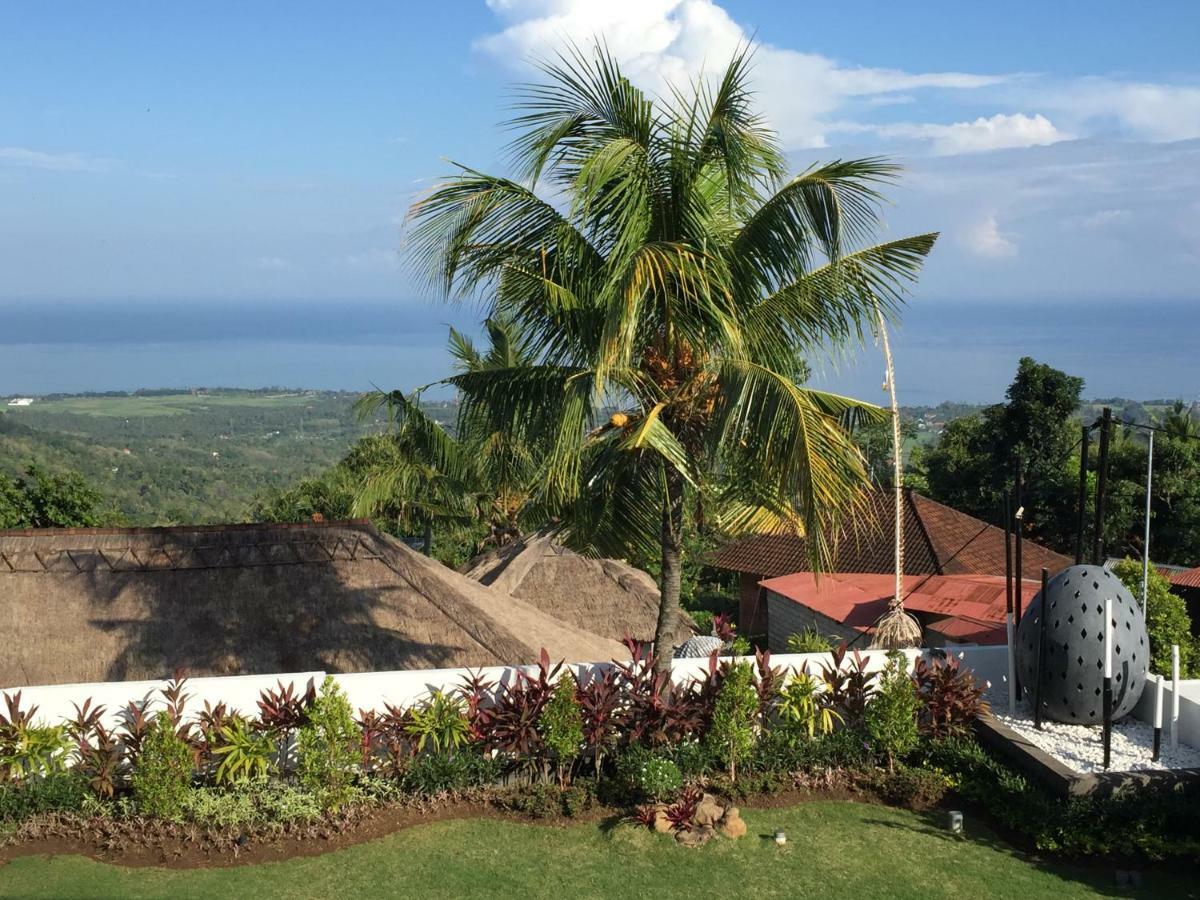 Villa Putih ロヴィーナ エクステリア 写真