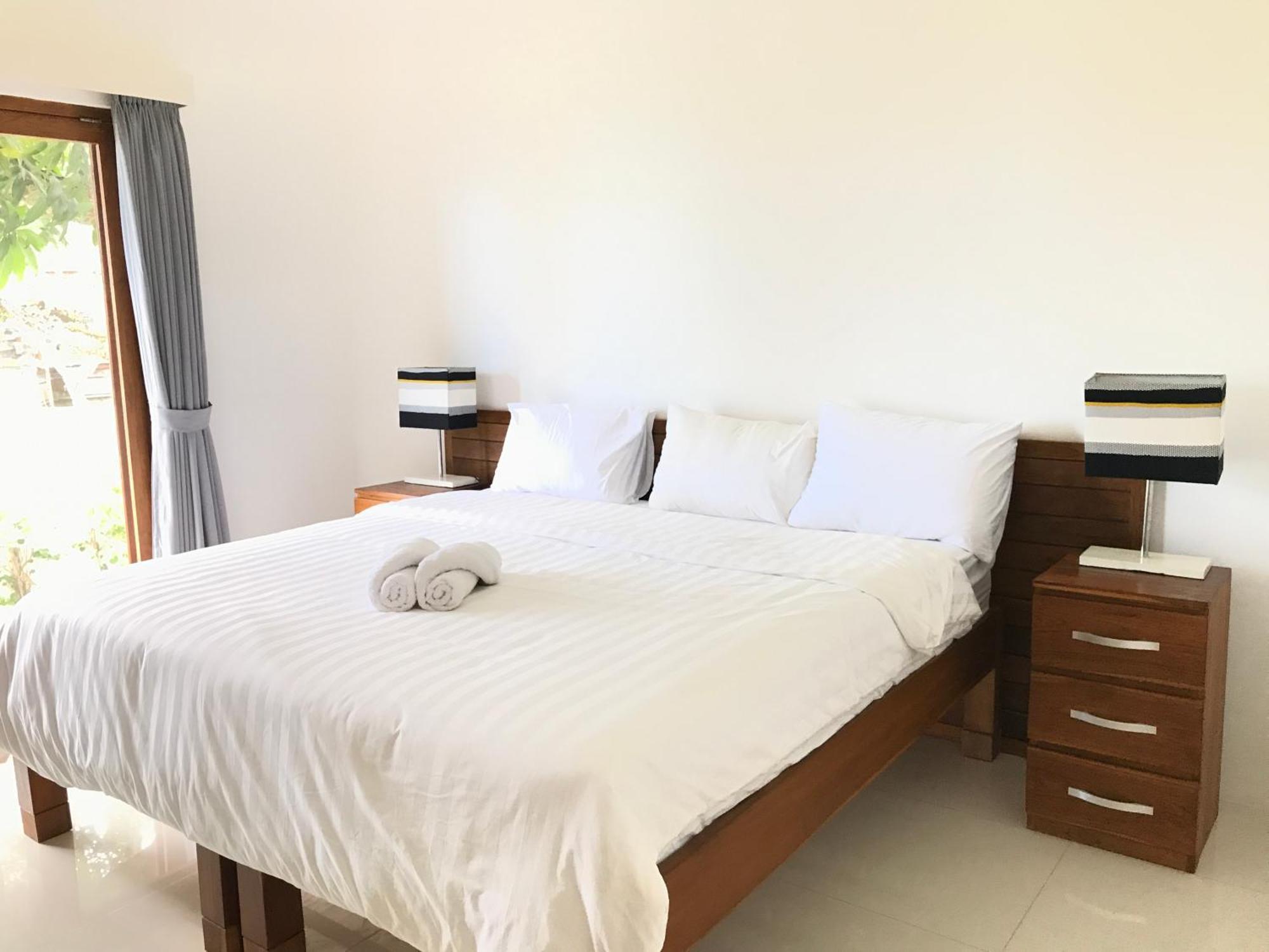 Villa Putih ロヴィーナ エクステリア 写真