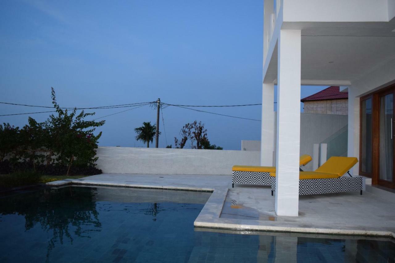 Villa Putih ロヴィーナ エクステリア 写真