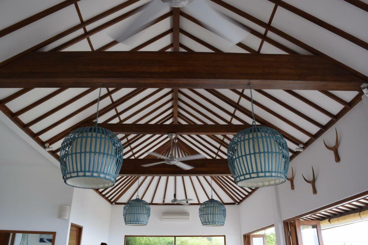 Villa Putih ロヴィーナ エクステリア 写真