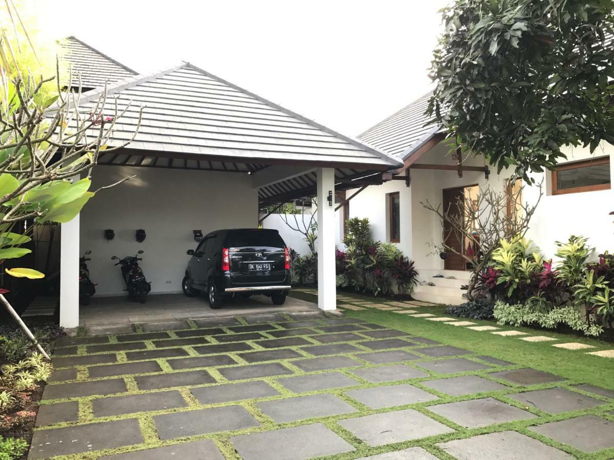 Villa Putih ロヴィーナ エクステリア 写真